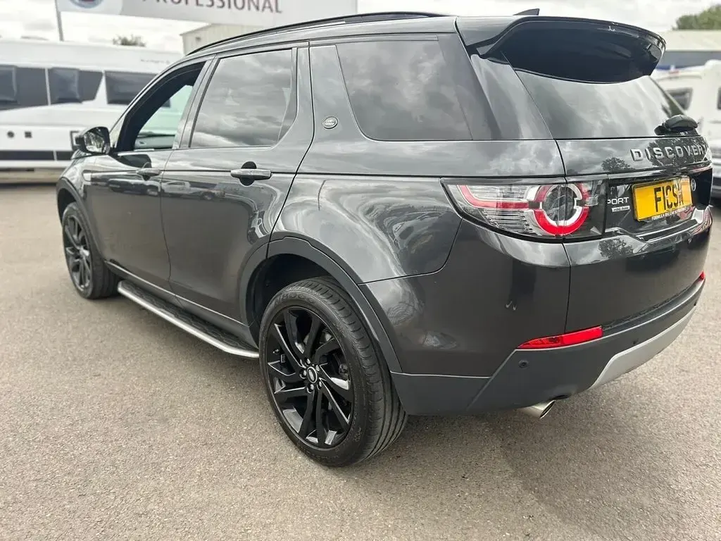 Used Land Rover Discovery 5 HSE 238 HP (175 kW) 2018 Grey SUV