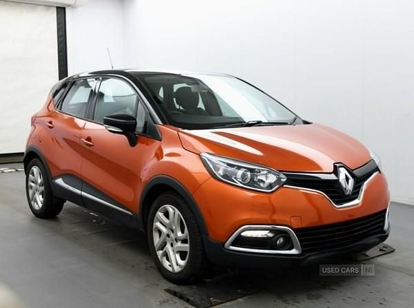 Orange/black Used 2016 Renault Captur Dynamique SUV | £6,749 (Fair price) - Image 1/4