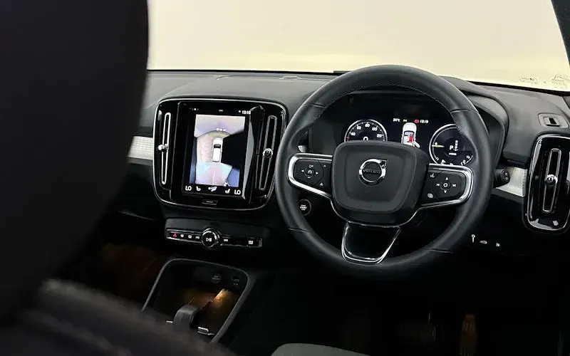 Used Volvo XC40 Plus 211 HP (155 kW) 2023 Blue SUV