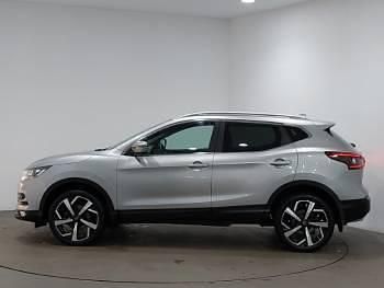 Used Nissan Qashqai N-Connecta 110 HP (80 kW) 2017 Silver SUV
