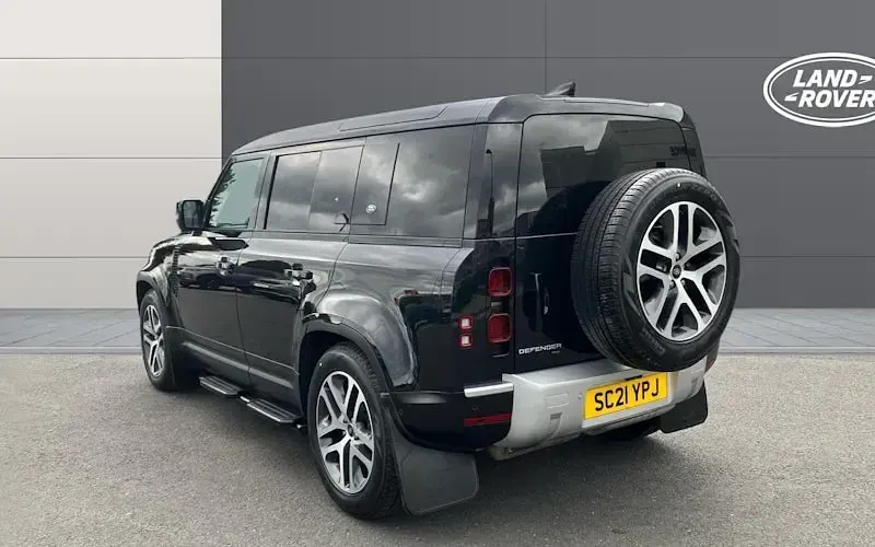 Used Land Rover Defender HSE 300 HP (220 kW) 2024 SUV