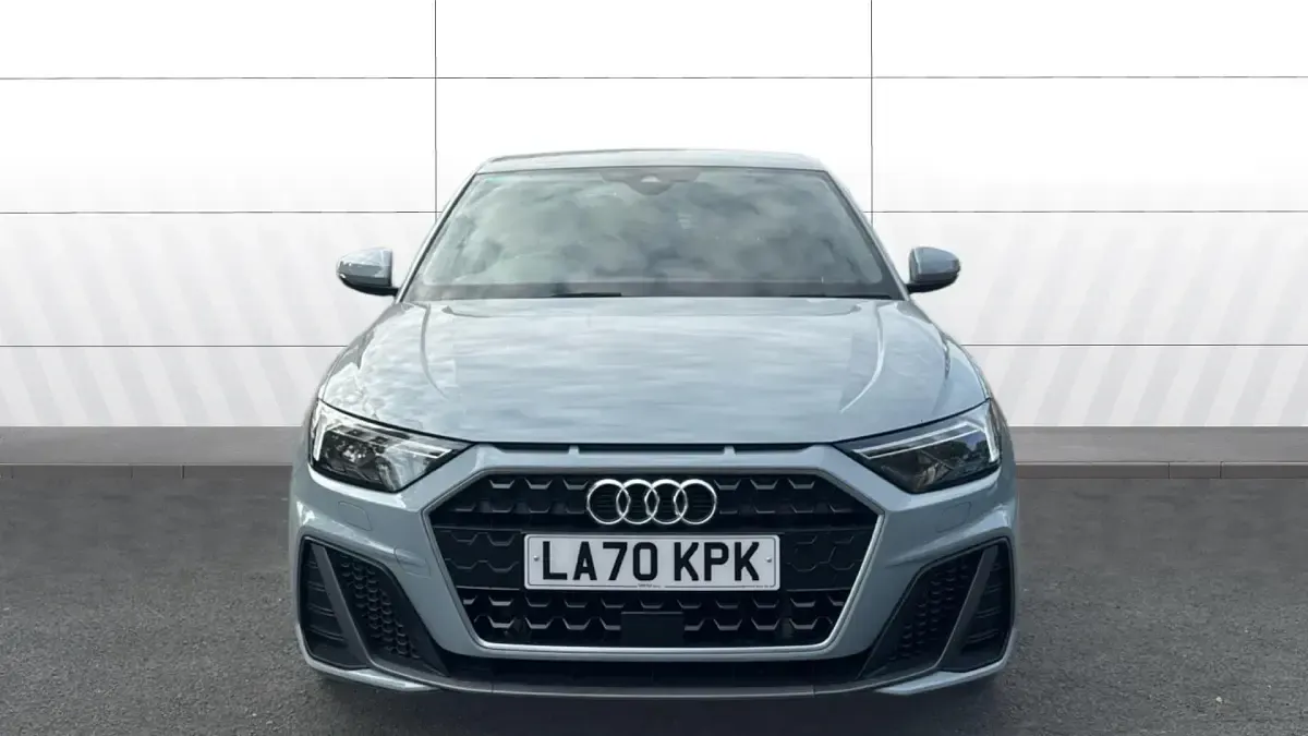 Used Audi A1 Comfort 95 HP (69 kW) 2021 Grey SUV