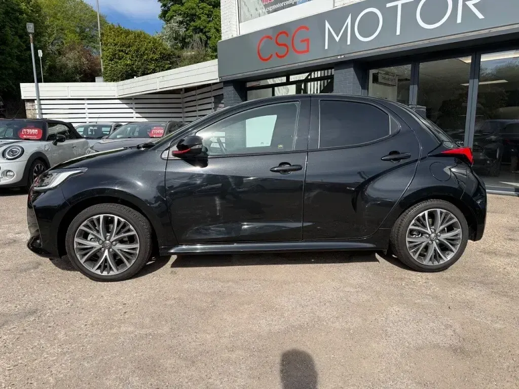 Used Toyota Yaris 91 HP (66 kW) 2024 Black Hatchback