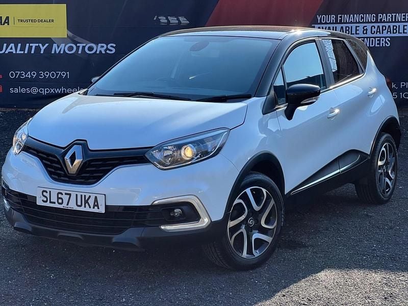 Used Renault Captur Dynamique 90 HP (66 kW) 2017 White/black SUV