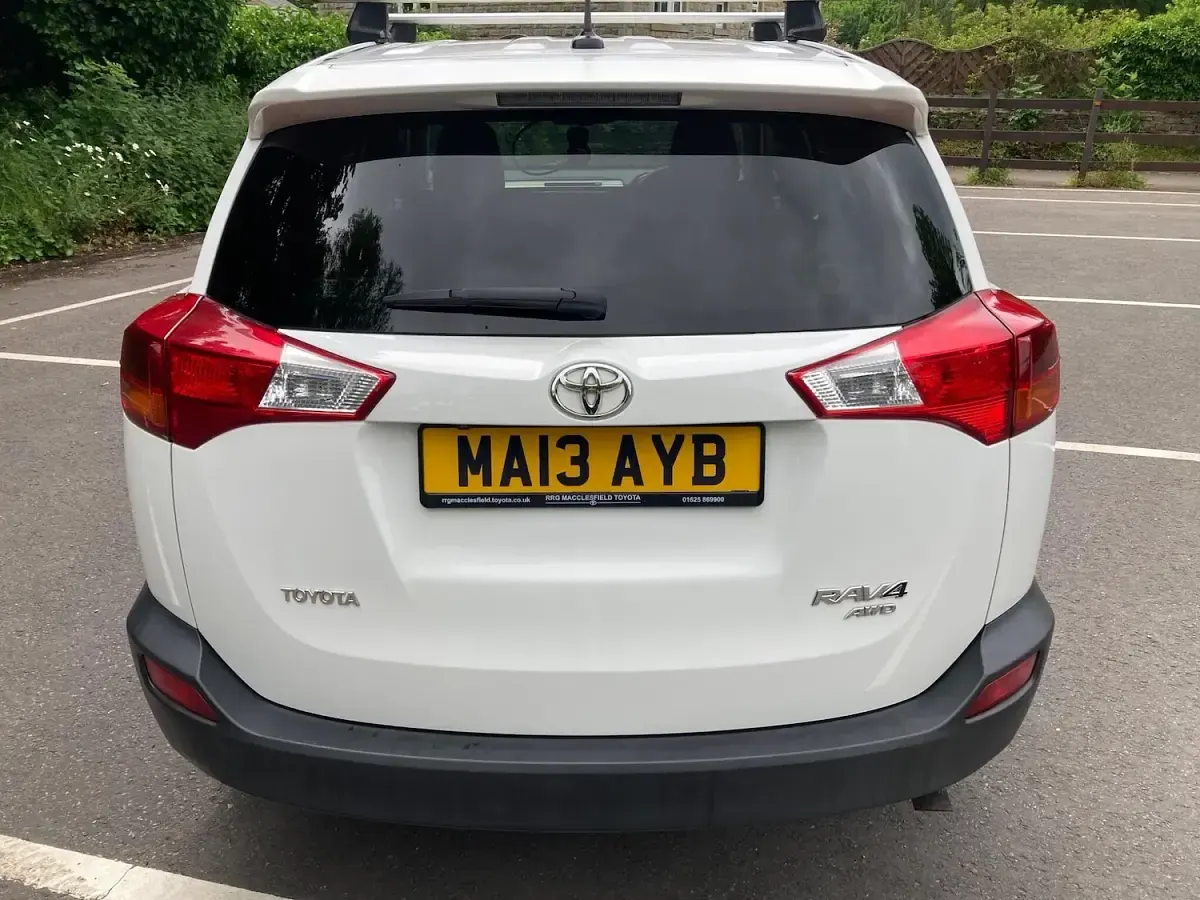 Used Toyota RAV4 150 HP (110 kW) 2013 White SUV