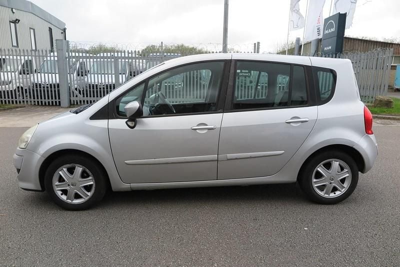 Used Renault Grand Modus Dynamique 86 HP (63 kW) 2008 Silver MPV