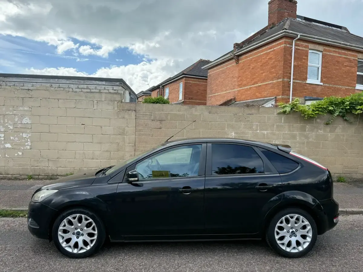 Used Ford Focus Zetec 110 HP (80 kW) 2008 Black Hatchback