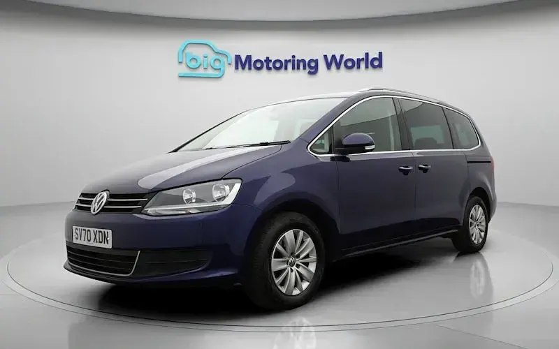 Usado VW Sharan SE 150 HP (110 kW) 2020 Azul Monovolume