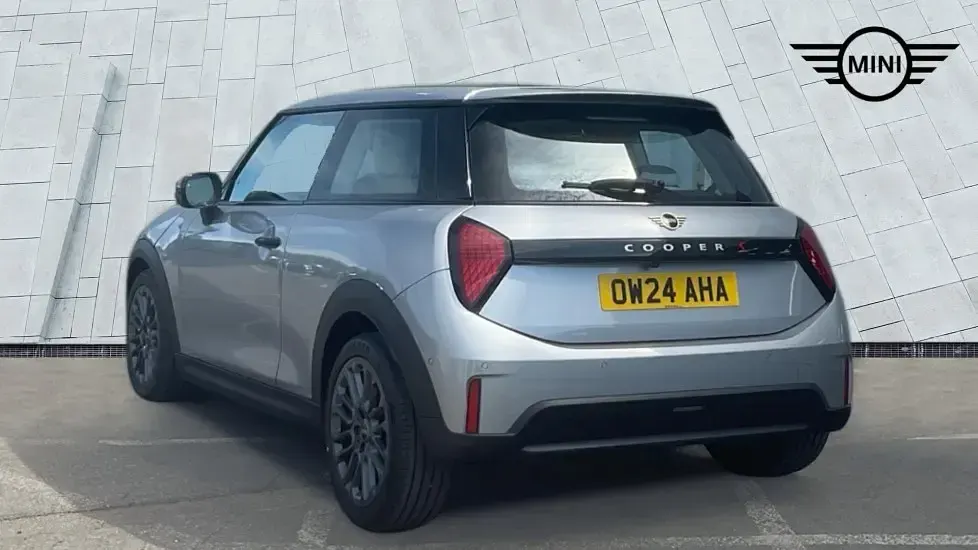 Used Mini Cooper S Hatch 201 HP (147 kW) 2024 Silver Hatchback
