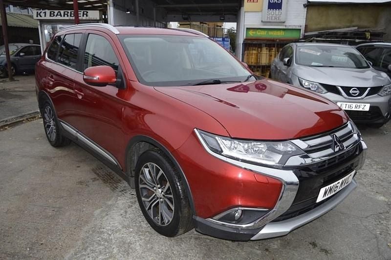 Red Used 2016 Mitsubishi Outlander SUV | £9,999 (Fair price) - Image 1/1