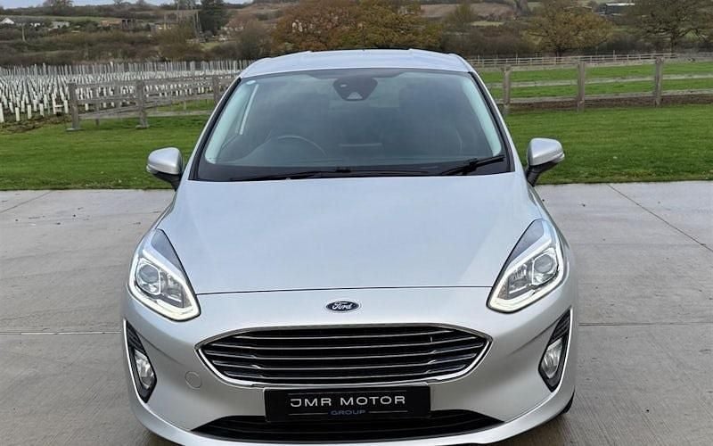 Used Ford Fiesta Titanium 101 HP (74 kW) 2018 Silver Hatchback