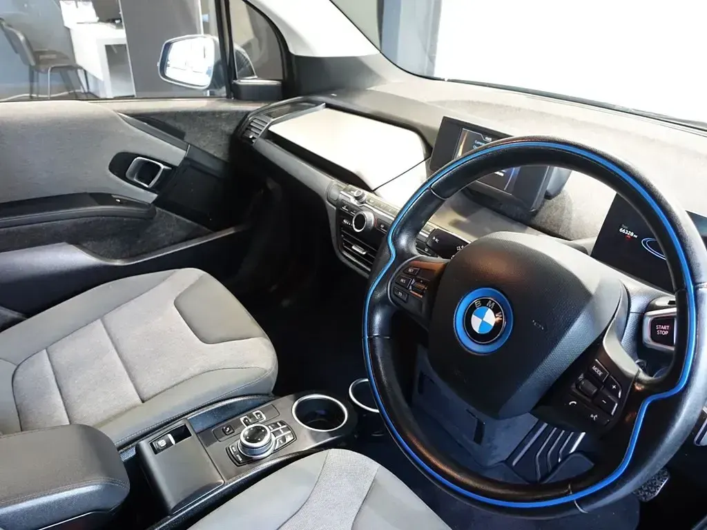 Used BMW i3 Comfort Edition 170 HP (125 kW) 2017 Multicolour Hatchback