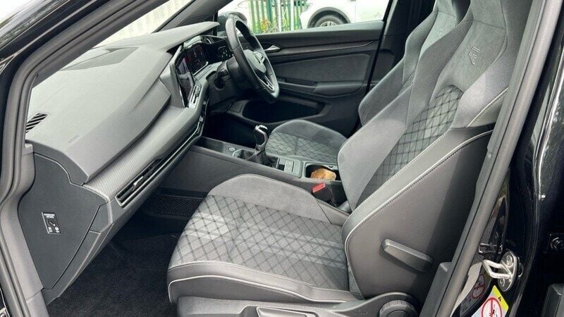 Used VW Golf VII R-line 150 HP (110 kW) 2020 Deep black pearlescent  Hatchback