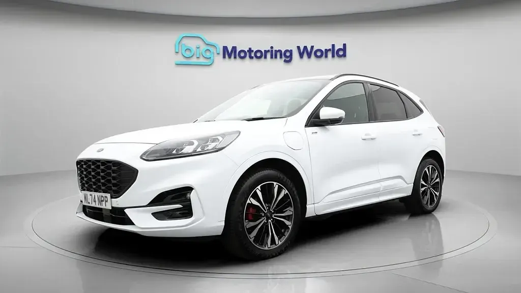 Used Ford Kuga ST-Line X 225 HP (165 kW) 2024 White SUV