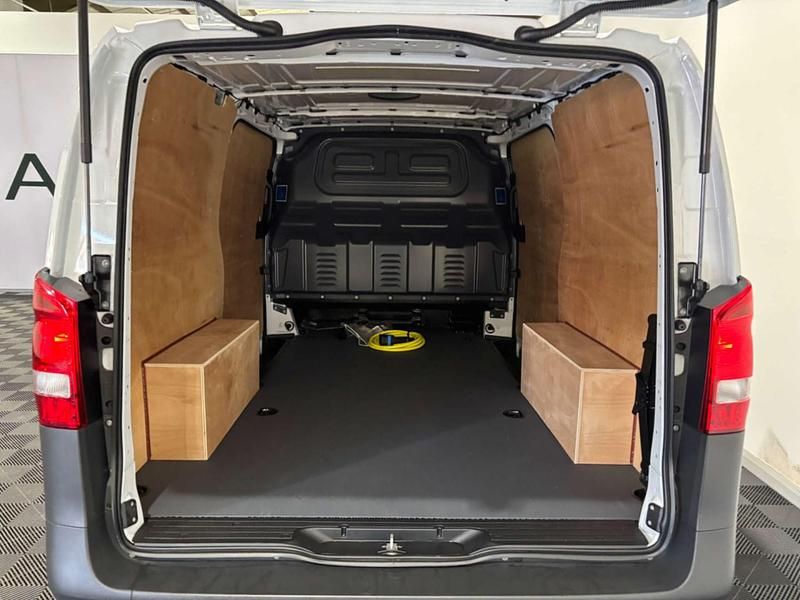 Used Mercedes e-Vito Progressive 85 kW (116 HP) 2024 White MPV