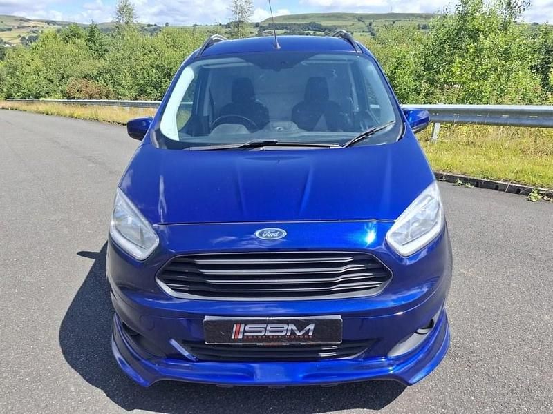 Used Ford Transit 74 HP (54 kW) 2018 Blue Estate