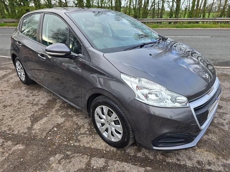 Used Peugeot 208 Access 100 HP (73 kW) 2018 Grey Hatchback