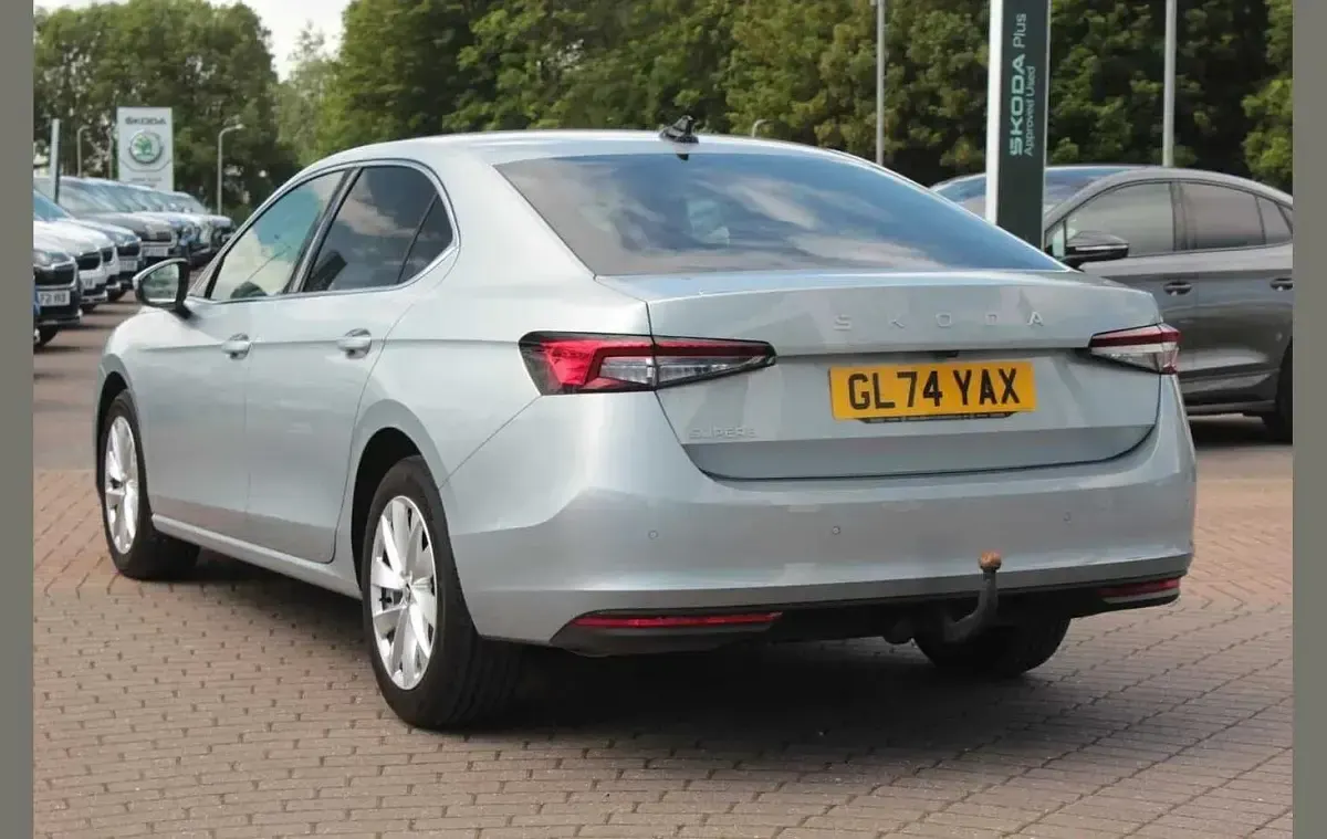 Used Skoda Superb SE Technology 150 HP (110 kW) 2024 Pebble silver metallic Hatchback