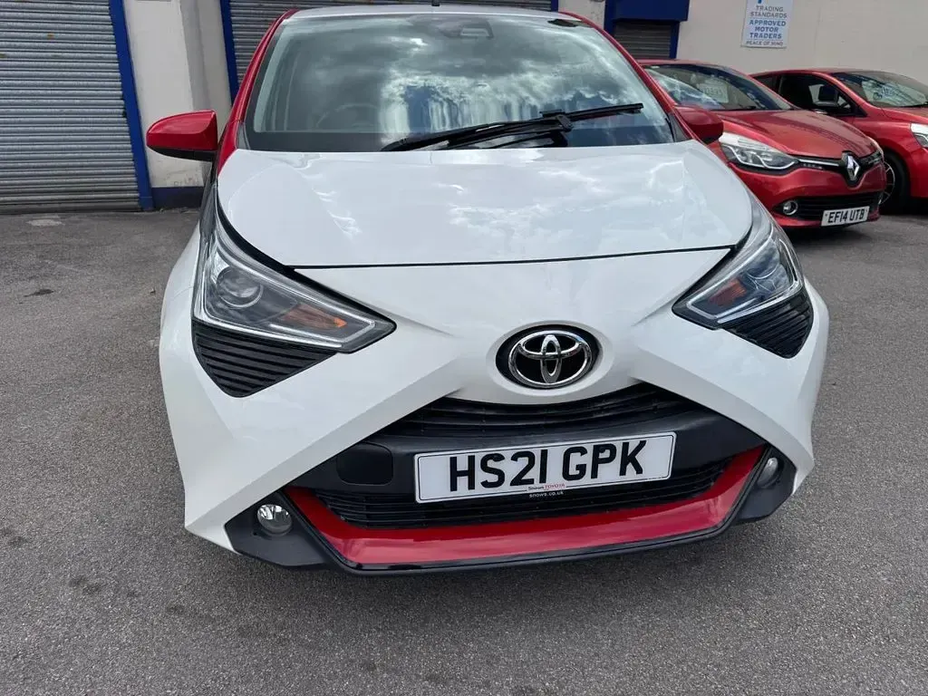 Used Toyota Aygo Trend 72 HP (52 kW) 2021 White Hatchback