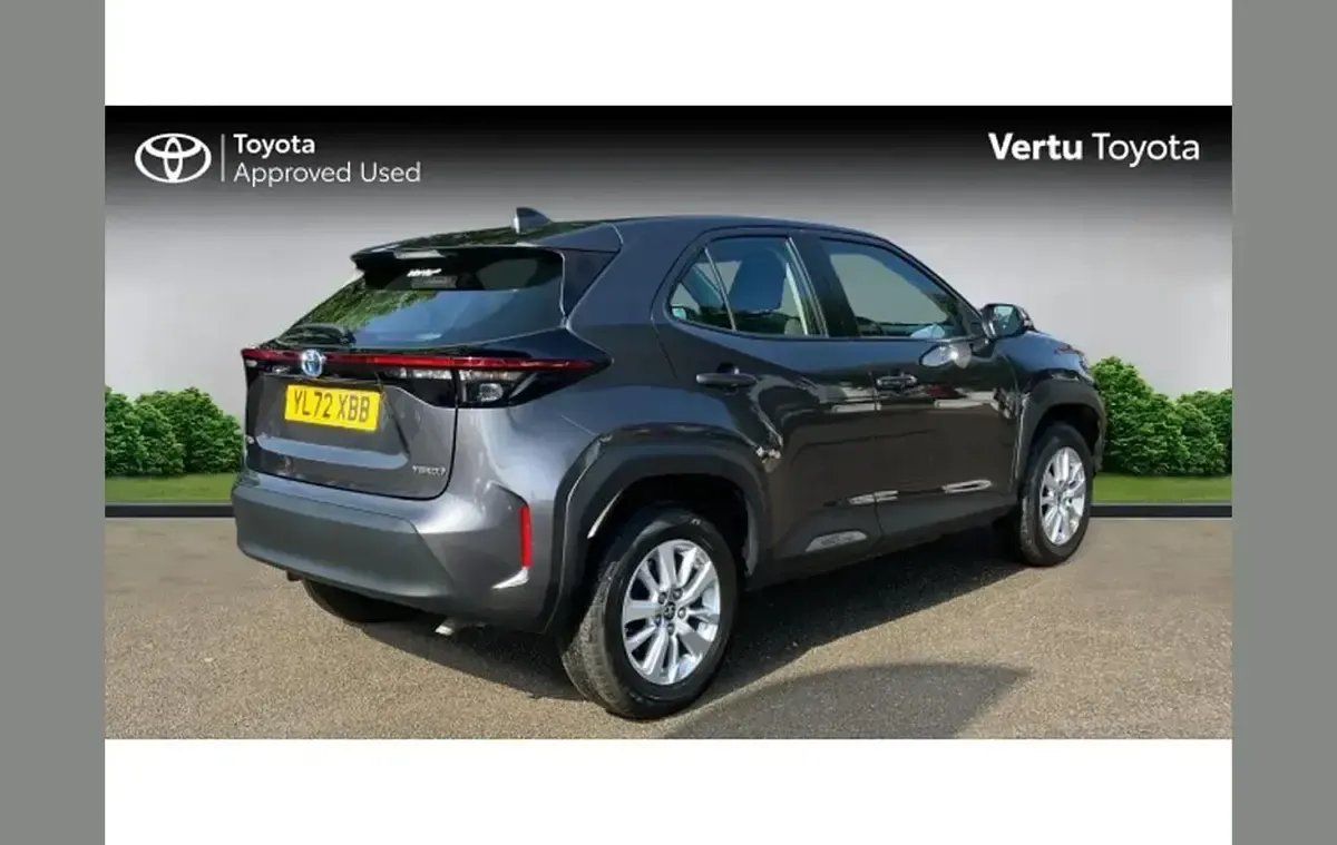 Used Toyota Yaris Cross 113 HP (83 kW) 2022 Grey SUV