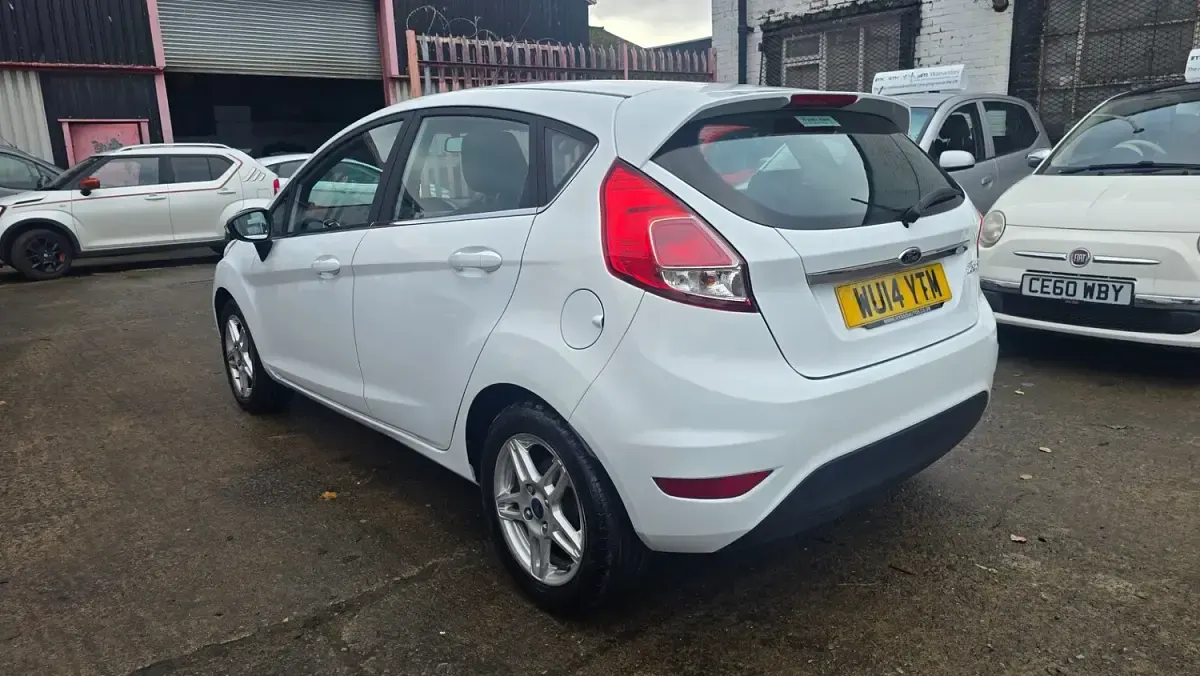 Used Ford Fiesta Zetec 2014 White Hatchback