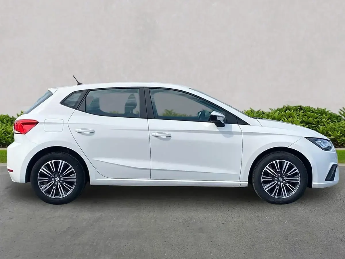 Used Seat Ibiza SE Technology 2022 White Hatchback