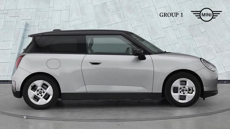 Używany Mini Cooper Hatch 135 kW (184 KM) 2024 Srebrny Hatchback
