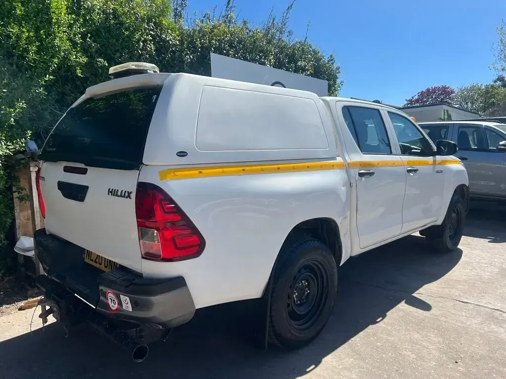 Begagnad Toyota HiLux Active 150 HK (110 kW) 2020 Vit Pickup