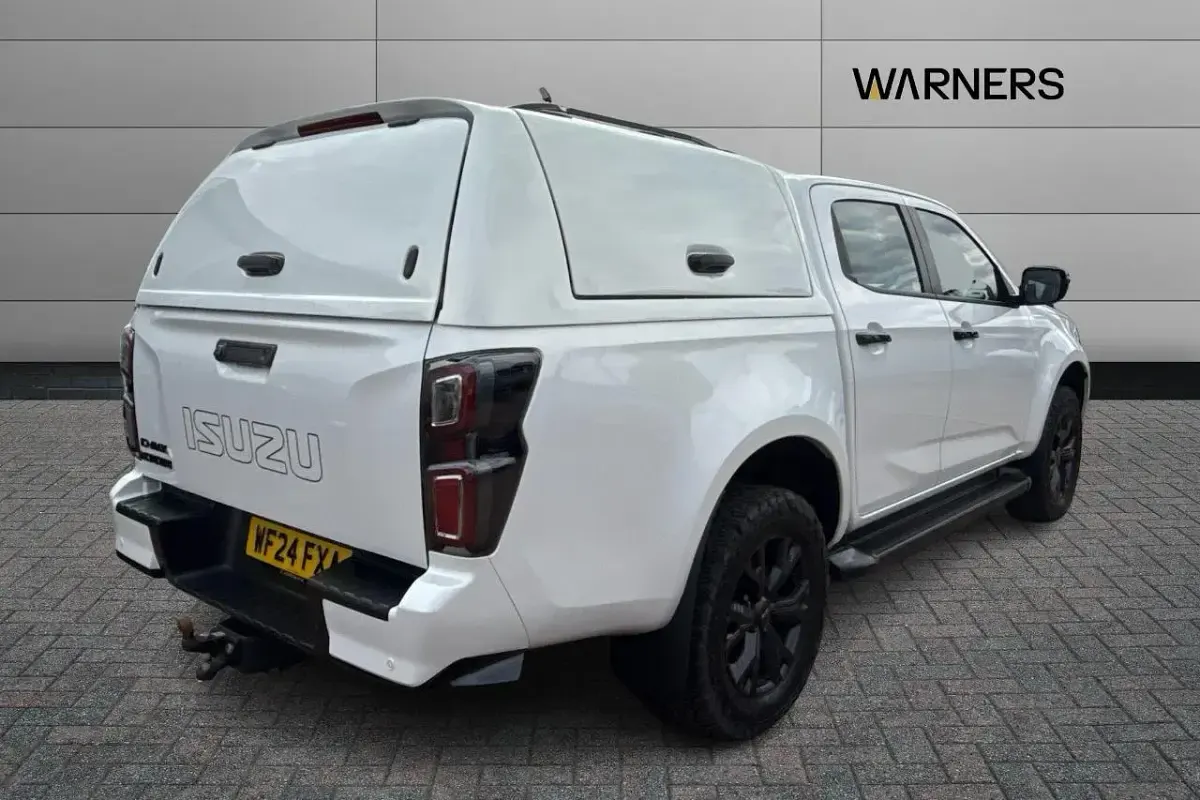 Second-hand Isuzu D-Max 162 CP (119 kW) 2024 Alb Pickup