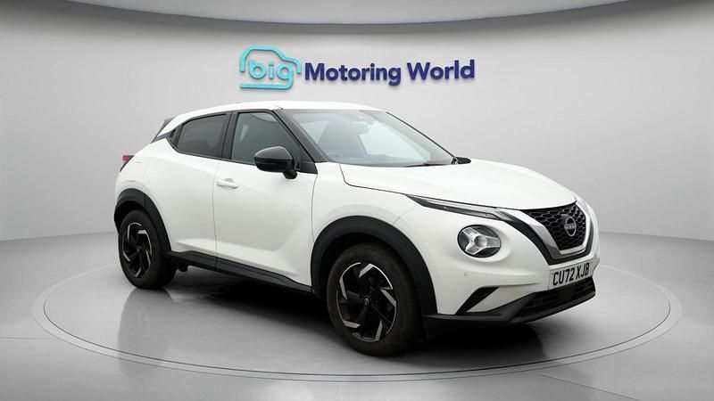 Used Nissan Juke N-Connecta 113 HP (83 kW) 2022 White SUV