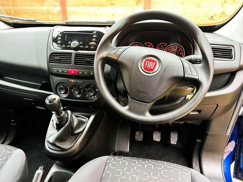 Used Fiat Doblò Easy 2017 Blue MPV