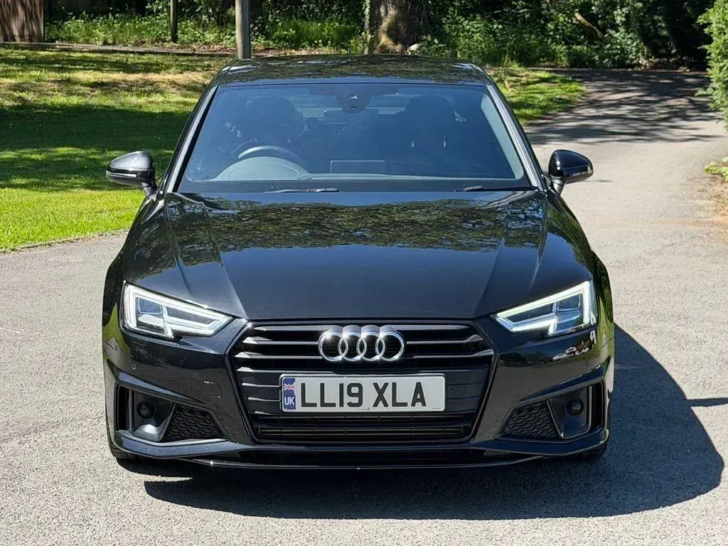 Used Audi A4 Black Edition 190 HP (139 kW) 2019 Black Sedan