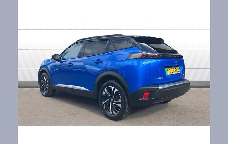 Używany Peugeot e-2008 GTi 100 kW (136 KM) 2023 Niebieski SUV