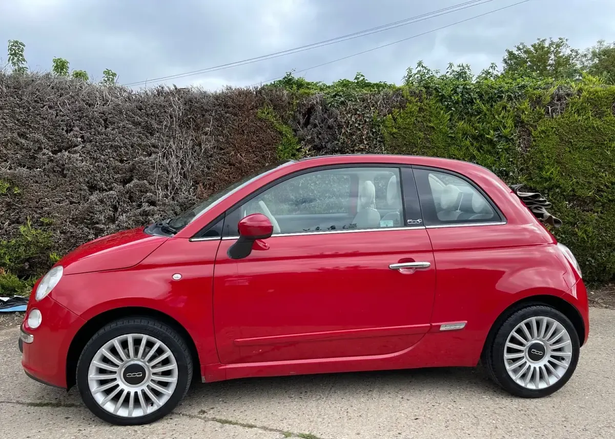 Used Fiat 500 Lounge 100 HP (73 kW) 2011 Red Cabriolet