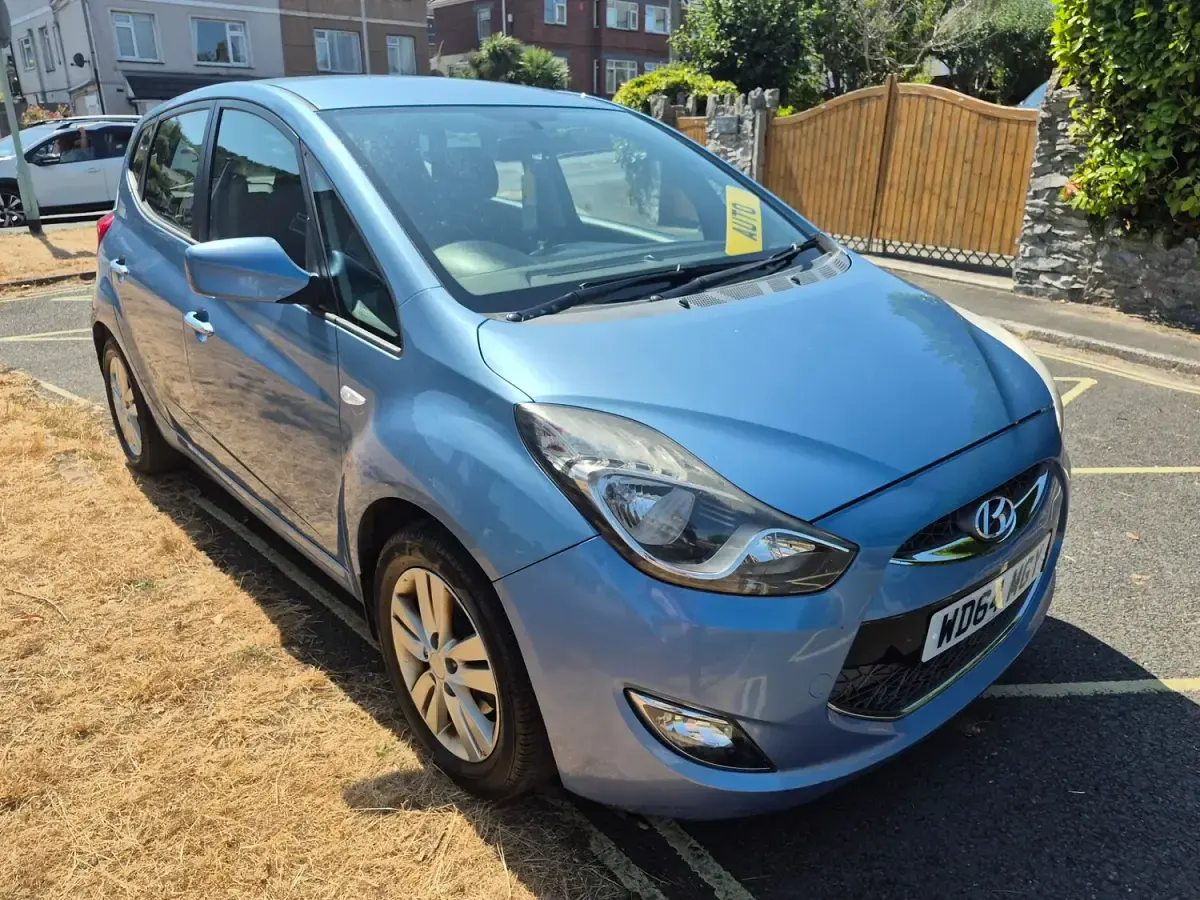 Used Hyundai ix20 Active 125 HP (91 kW) 2015 Blue Hatchback
