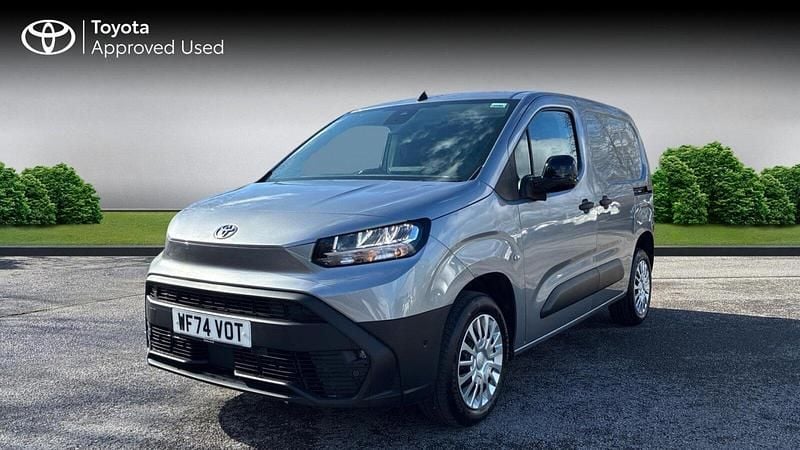 Used Toyota Proace City City 100 HP (73 kW) 2024 Silver shadow MPV