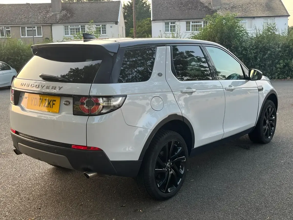 Used Land Rover Discovery Sport SE 2017 White SUV