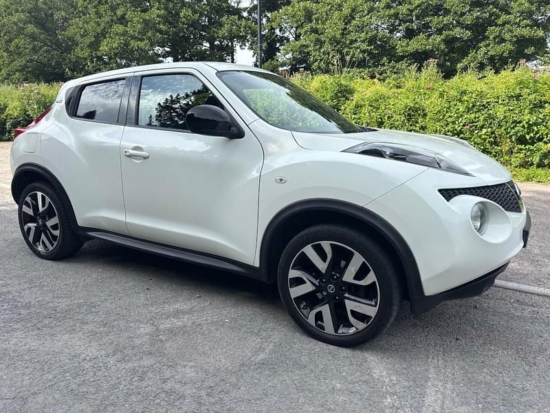 Usado Nissan Juke N-TEC 110 HP (80 kW) 2013 Branco SUV