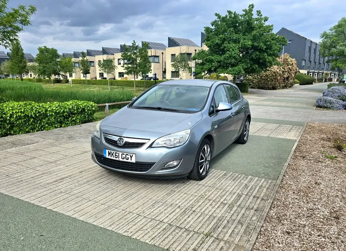 Used Vauxhall Astra 2011 Silver Hatchback