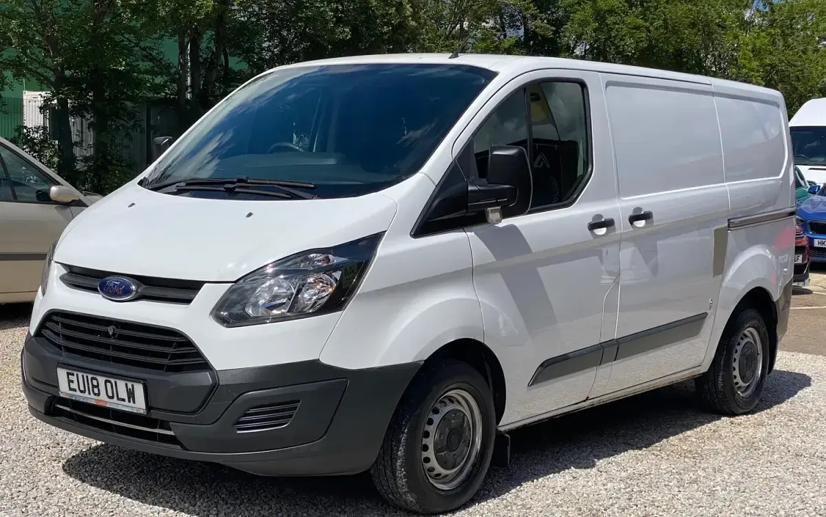 Used Ford Transit Custom 105 HP (77 kW) 2018 White Van