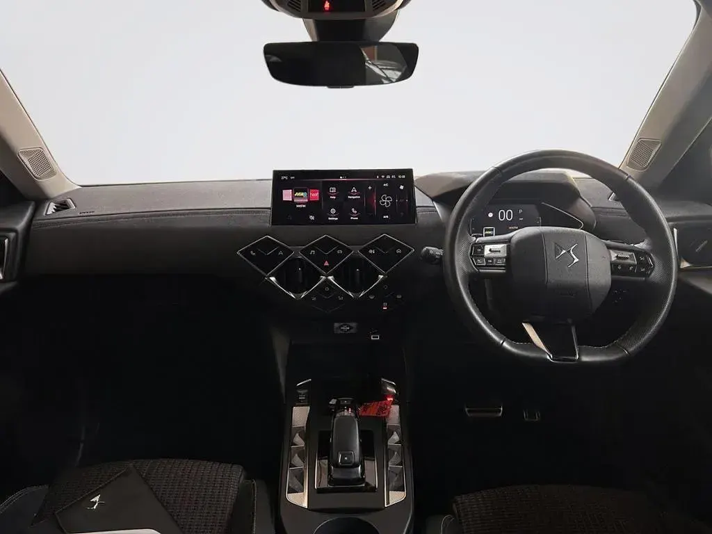 Used DS Automobiles DS3 Crossback Performance Line Plus 130 HP (95 kW) 2023 Grey SUV