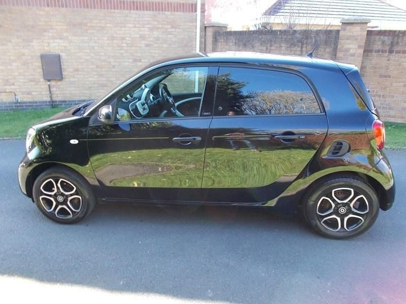 Used Smart ForFour Prime 71 HP (52 kW) 2015 Black Hatchback