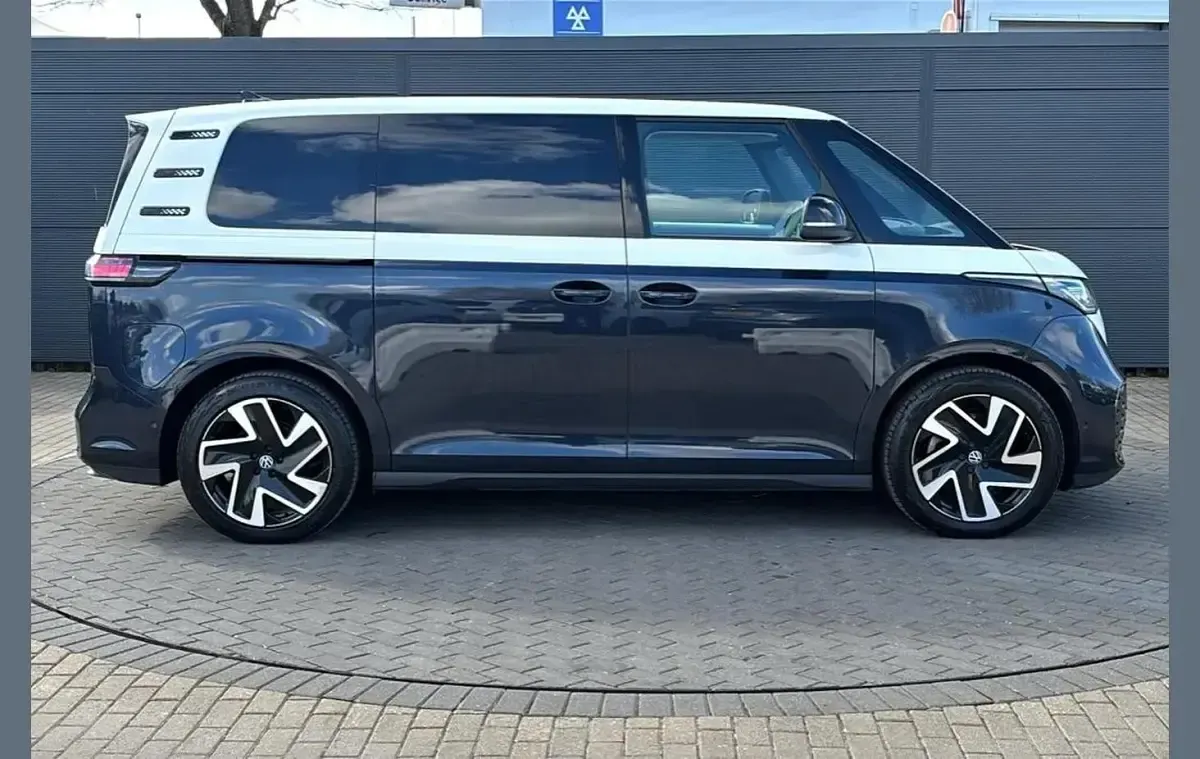 Usado VW ID. Buzz Pro 150 kW (204 HP) 2023 Branco Monovolume