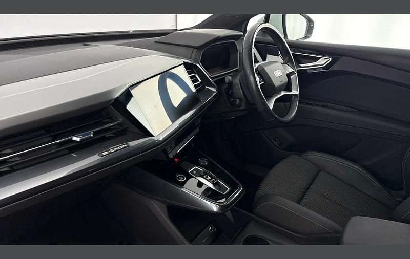 Used Audi Q4 e-tron S-Line 150 kW (204 HP) 2023 White SUV