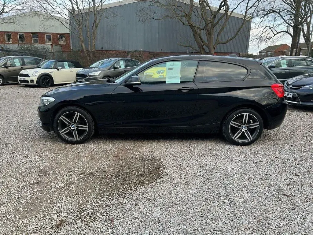 Used BMW 118 Sport Line 136 HP (100 kW) 2019 Black Hatchback