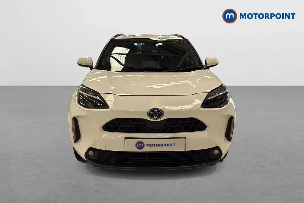 Used Toyota Yaris Hybrid Design 2024 White Estate