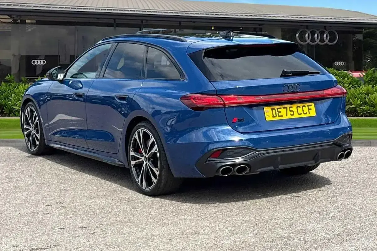 Used Audi S5 Performance 367 HP (269 kW) 2025 Blue Estate