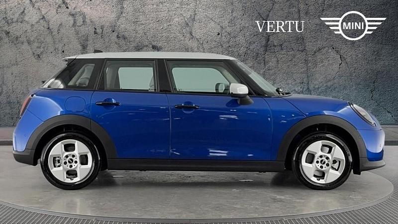 New Mini Cooper Hatch 113 kW (154 HP) 2025 Blue Hatchback