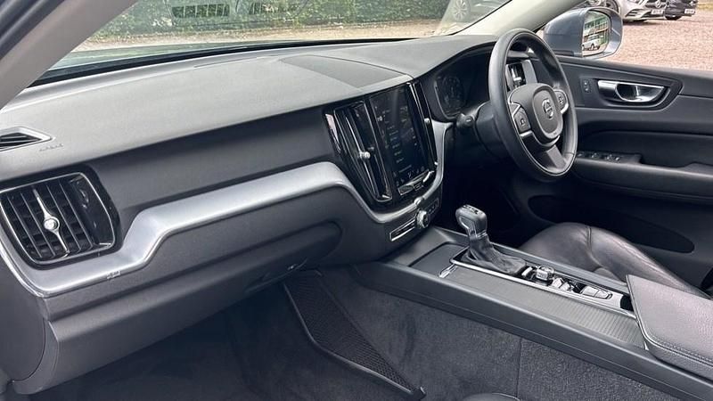 Used Volvo XC60 188 HP (138 kW) 2019 Grey SUV