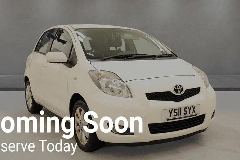 Used Toyota Yaris 2011 White Hatchback